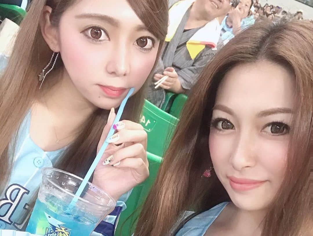 美沙さんのインスタグラム写真 - (美沙Instagram)「2019.07.26 すきぴ達と鷹の祭典💙💙 しかし負け😂💦 . 負けをなかったことにするくらいのセレモニーもすごかったけど。笑 . 8月はあんまりヤフオクでないからある日は沢山行こーっと。 私友達いないからみんなまた付き合ってね☺️笑 . #baseball #野球 #プロ野球 #野球観戦 #⚾️ #鷹の祭典 #鷹の祭典2019 #🦅 #💙 #千葉ロッテマリーンズ #福岡ソフトバンクホークス #sbhawks #野球観戦friend #野球女子 #インスタ野球女子 #野球好きな人と繋がりたい」7月31日 15時43分 - misa0623r