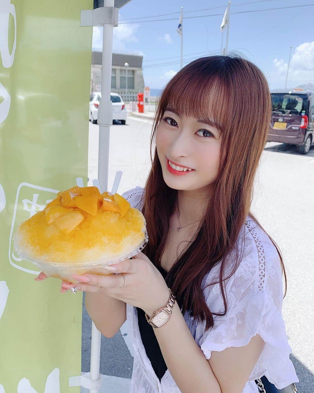 のインスタグラム：「.﻿ おっきなマンゴーのかき氷🍧🥭💓﻿ .﻿ .﻿ #沖縄 #夏 #旅行 #マンゴー #かき氷﻿」