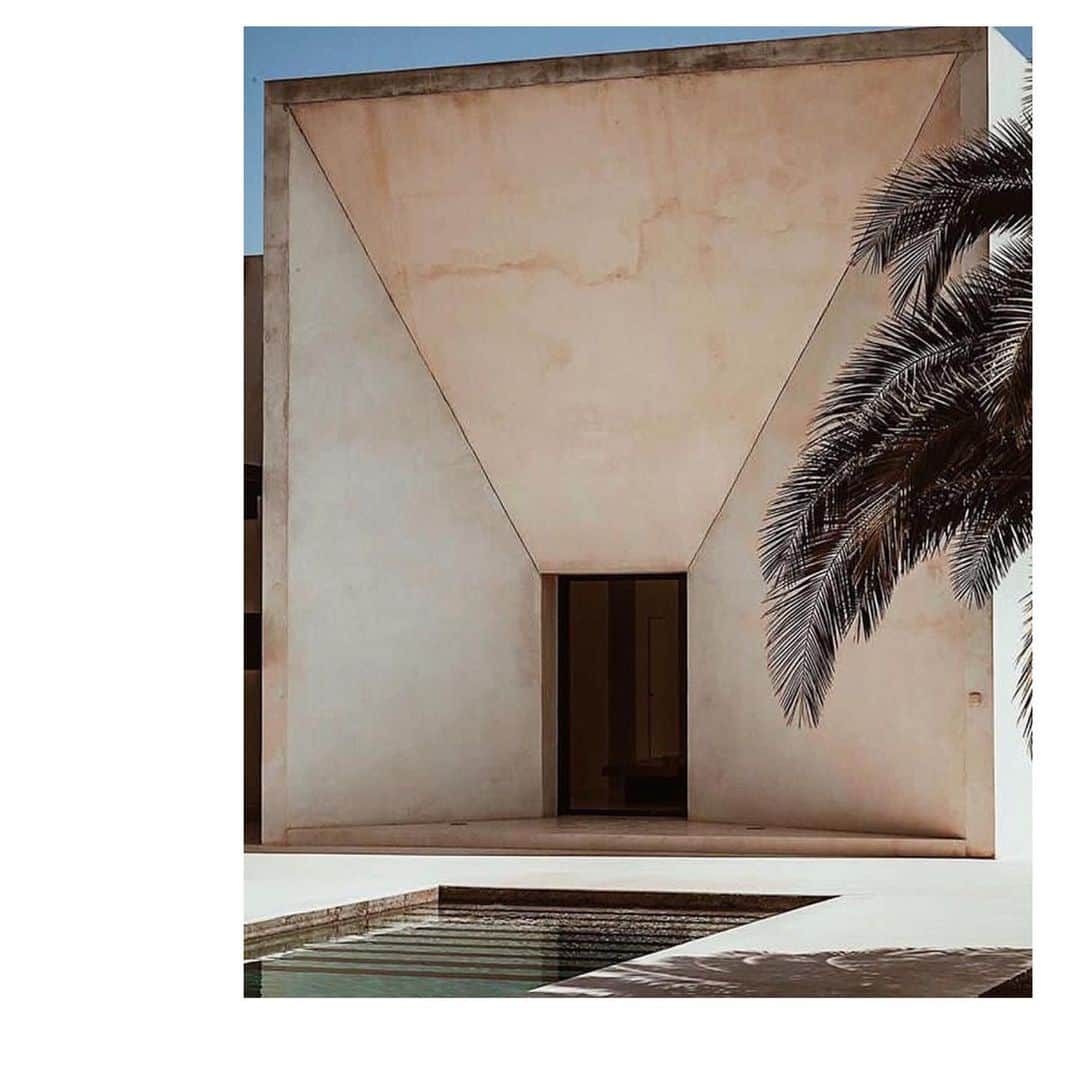 のインスタグラム：「#midweekinspiration #dorotheeschumacher #architecture #traveltheworld #victoresposito #ibiza via @visualpleasuremag」