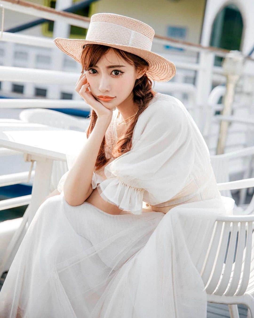 明日花キララのインスタグラム：「天気よい🐝❤︎」
