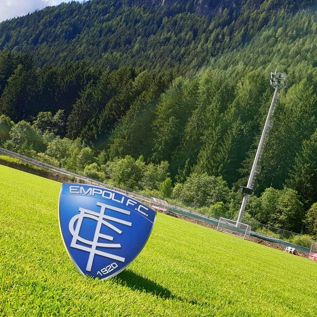 エンポリFCさんのインスタグラム写真 - (エンポリFCInstagram)「Buongiorno da #SantaCristina #PreSeason #AltoAdigeAzzurro」7月31日 16時31分 - empoli_fc_official