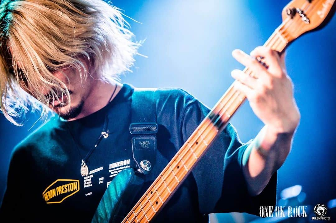 Ryota さんのインスタグラム写真 - (Ryota Instagram)「I'm back in Japan!  It's been a good tour! Thank you for coming to our shows!  Now we are getting ready for Japan tour! Looking forward to it!😎🤘 日本のツアーめちゃくちゃ楽しみ😃 みんな遊びに来てね！！ Photo by @julenphoto」7月31日 16時53分 - ryota_0809