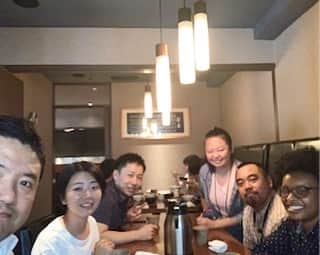 ベンチャーリパブリックのインスタグラム：「【7月交流ランチ②】  管理部によってランダムに組まれたメンバー＆海外インターン生との交流ランチです！ * * 予算1500円内で食べても、自分でプラスして豪華にするのも自由。普段は話す機会の少ないスタッフとも交流できる貴重な会です♪  #nishiazabu #lunch #nishiazabu #traveljp  #venturerepublic #linetraveljp #intern #ランチ #西麻布 #ベンチャーリパブリック #予算は1人1500円」