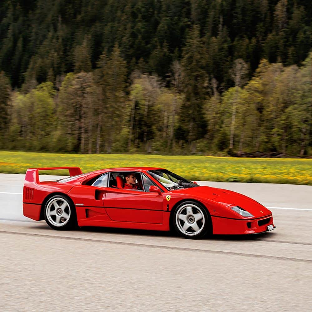 フェラーリさんのインスタグラム写真 - (フェラーリInstagram)「Exclusive #Ferrari style is everlasting and its beauty is timeless. #FerrariF40 #VintageCar #FerrariExperience #DrivingFerrari」7月31日 17時00分 - ferrari