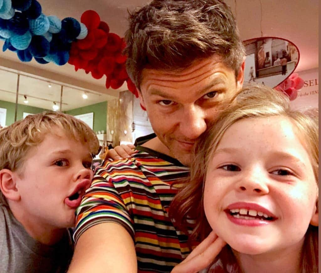 ニール・パトリック・ハリスさんのインスタグラム写真 - (ニール・パトリック・ハリスInstagram)「Adorableness! 🥰 #davidburtka #db #neilpatrickharris #nph #actor #lovehim #handsome #chef #repost #igstory #gideonscott #harpergrace #twins #burtkaharris #family #burtkaharrisfamily #daddy @dbelicious 💚💚」7月31日 17時17分 - instagranph