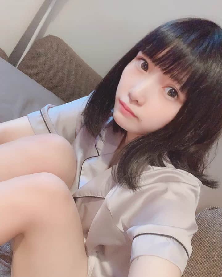 のインスタグラム：「上げ直しまくっててごめん🥺🥺 夏休み初日は家でゴロゴロ💞 ♡ ♡ ♡ #summer #summervacation #夏 #夏休み #すっぴん #GU #tutuanna #パジャマ #pink #黒髪 #JD #専門学生 #保育 #baby #l4l #いいね返し #instalike #instagood #女子力 #女子力アップ #女子力向上委員会」