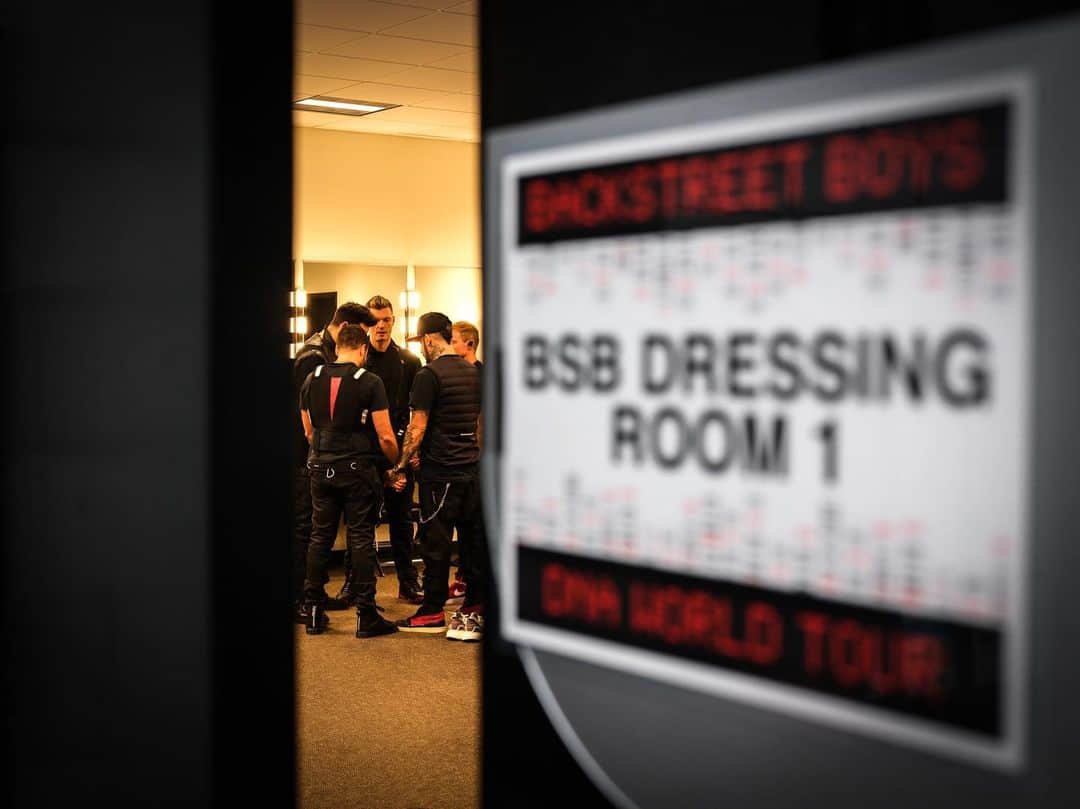 backstreetboysさんのインスタグラム写真 - (backstreetboysInstagram)「Portland, that was insane. Thanks for sharing your night with us! #BSBPDX #DNAWorldTour」8月1日 3時26分 - backstreetboys