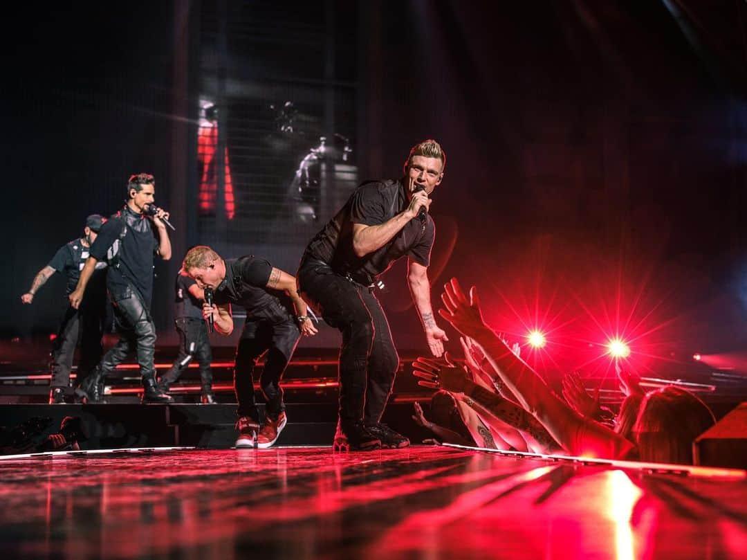 backstreetboysさんのインスタグラム写真 - (backstreetboysInstagram)「Portland, that was insane. Thanks for sharing your night with us! #BSBPDX #DNAWorldTour」8月1日 3時26分 - backstreetboys