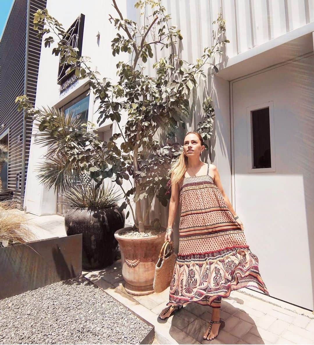スターメラのインスタグラム：「Beautifully crafted clothes are at the very heart of Star Mela. ⭐️SANDA DRESS 📷 @roadtripchic . . . . . . . . . . #travelphotography #starmelauk#starmeladress#starmela#love#mystarmela#starmeladress#starmela#dress#fashion#online#bohostyle #bohochic#eshop」