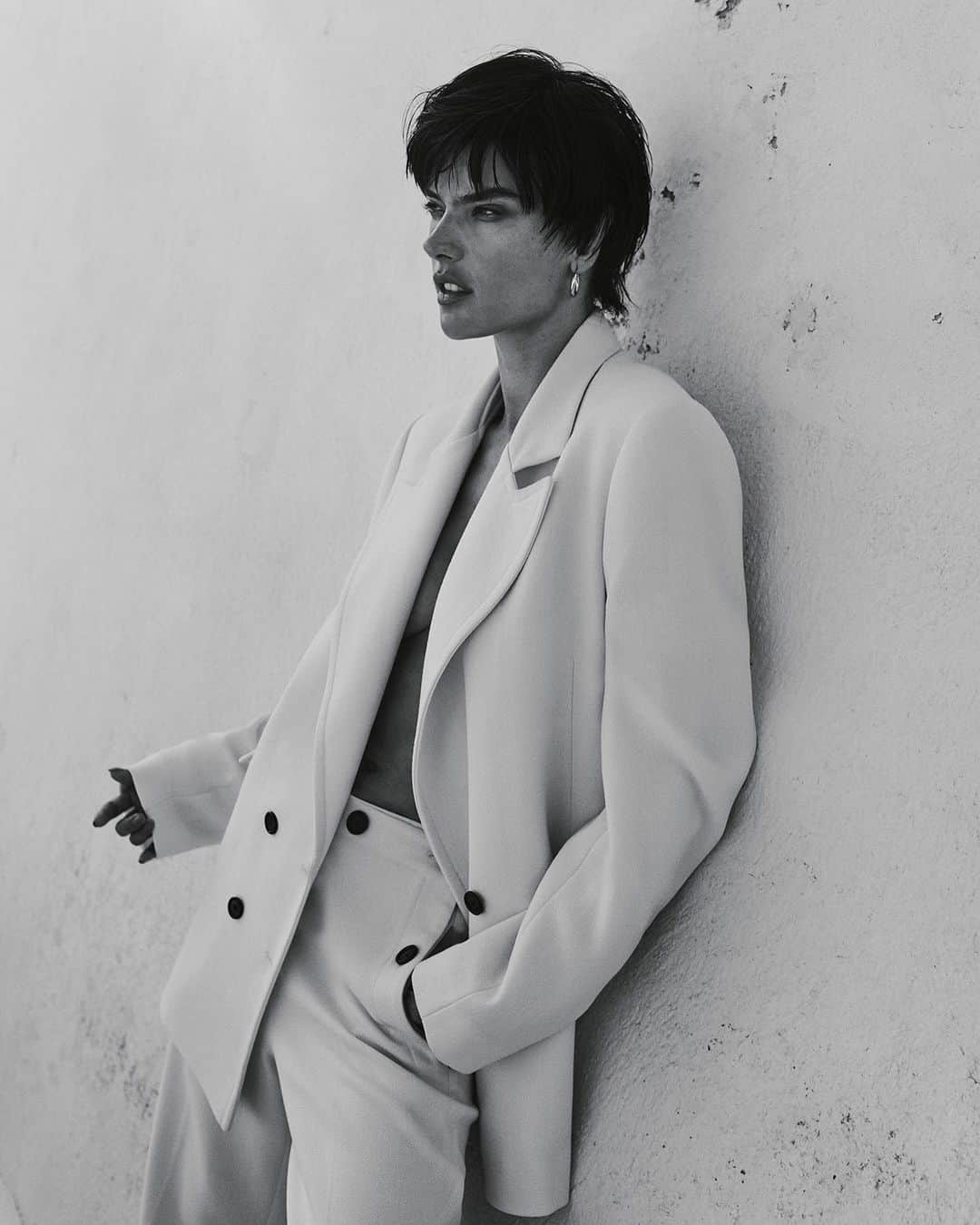 アレッサンドラ・アンブロジオさんのインスタグラム写真 - (アレッサンドラ・アンブロジオInstagram)「Iconic 90’s  Vogue Greece」8月1日 3時54分 - alessandraambrosio