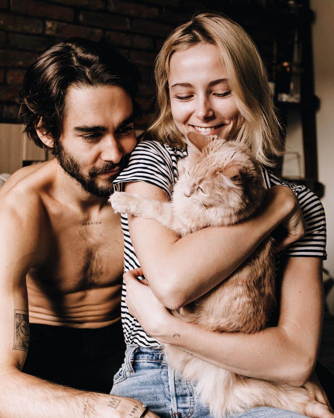 NICOLAS SIMOESのインスタグラム：「Family portrait 😻」