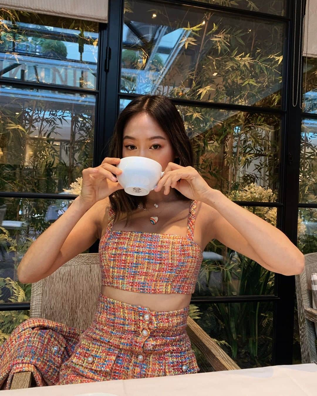 エイミー・ソングさんのインスタグラム写真 - (エイミー・ソングInstagram)「Drink coffee and look chic in this perfect Lyric set @aimeesong @revolve」8月1日 4時00分 - songofstyle