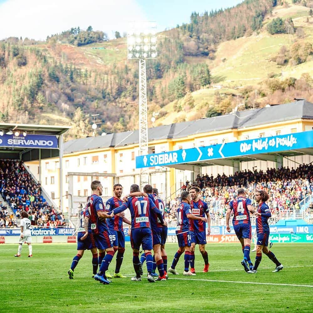 LFPさんのインスタグラム写真 - (LFPInstagram)「Ipurua is always special! 🤩 • #Ipurua #Eibar #Stadium #Matic #Special #LaLiga #LaLigaSantander」8月1日 4時02分 - laliga