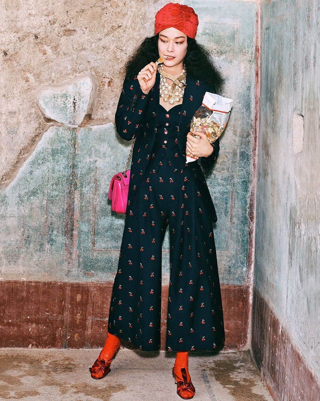 MATCHESFASHION.COMさんのインスタグラム写真 - (MATCHESFASHION.COMInstagram)「Pattern comes to the fore with @gucci's cherry-print pieces. Wear head-to-toe for maximum impact. Hit the link in bio to shop 🍒」8月1日 4時35分 - matches