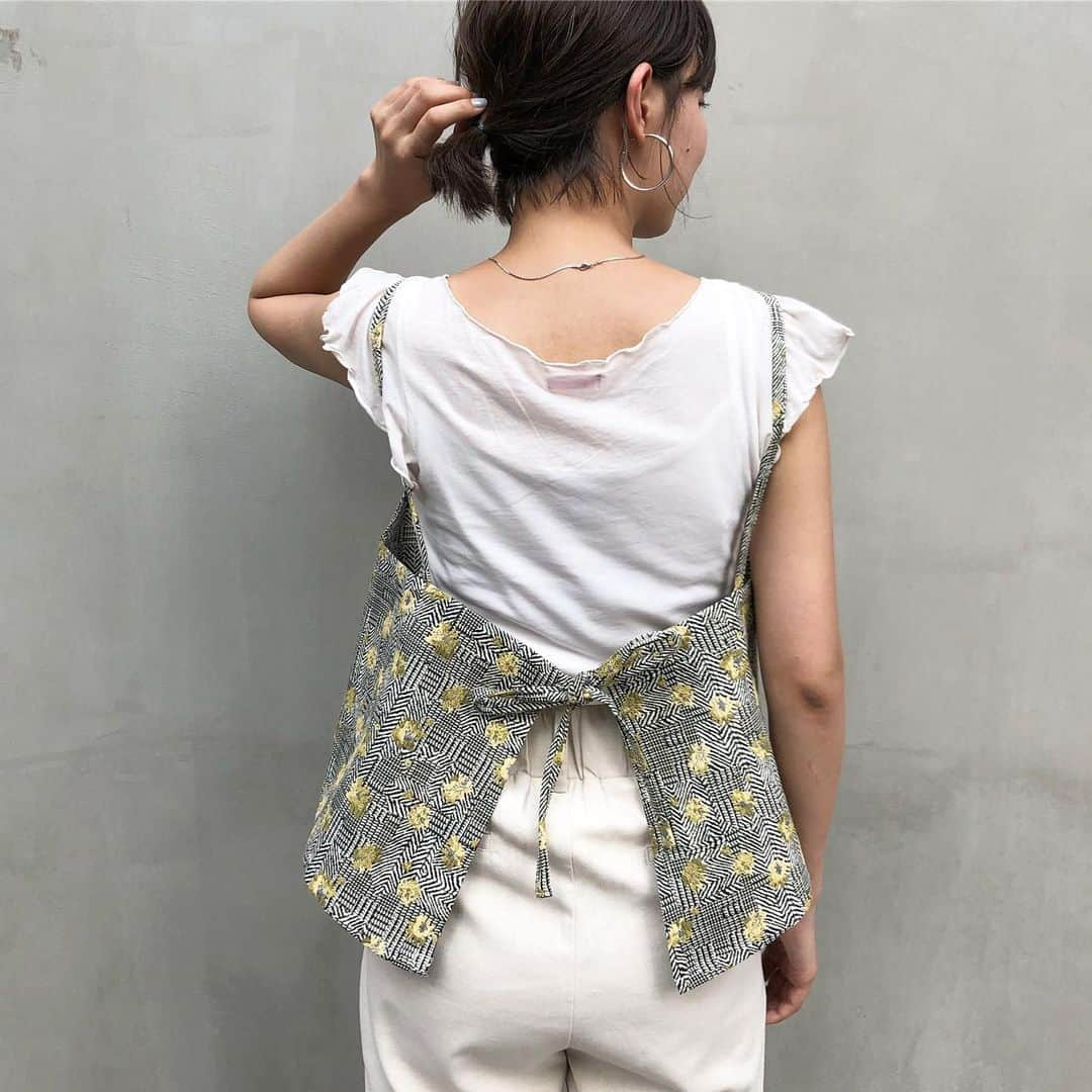 flower OFFICIAL WEB STOREさんのインスタグラム写真 - (flower OFFICIAL WEB STOREInstagram)「coordinate...❤️ . ✔️ flower gobelin cami ☞【306280118】キーワード検索可能🔍💕 ✔️ sunny marine pants ☞【305160558】キーワード検索可能🔍💕 ✔️ body F/F top 2 ☞【305270110】キーワード検索可能🔍💕 …… 商品について等お気軽にコメント下さい＊ #flower #flowerwebshop #webshop  #通販サイト #ネットショッピング  #レディースファッション #love #girl #style #fashion #coordinat #shopping #tokyo  #キャミ #刺繍 #check #チェック柄 #レイヤード #レイヤードスタイル #pants #パンツ #マリンパンツ」7月31日 19時47分 - flower_web