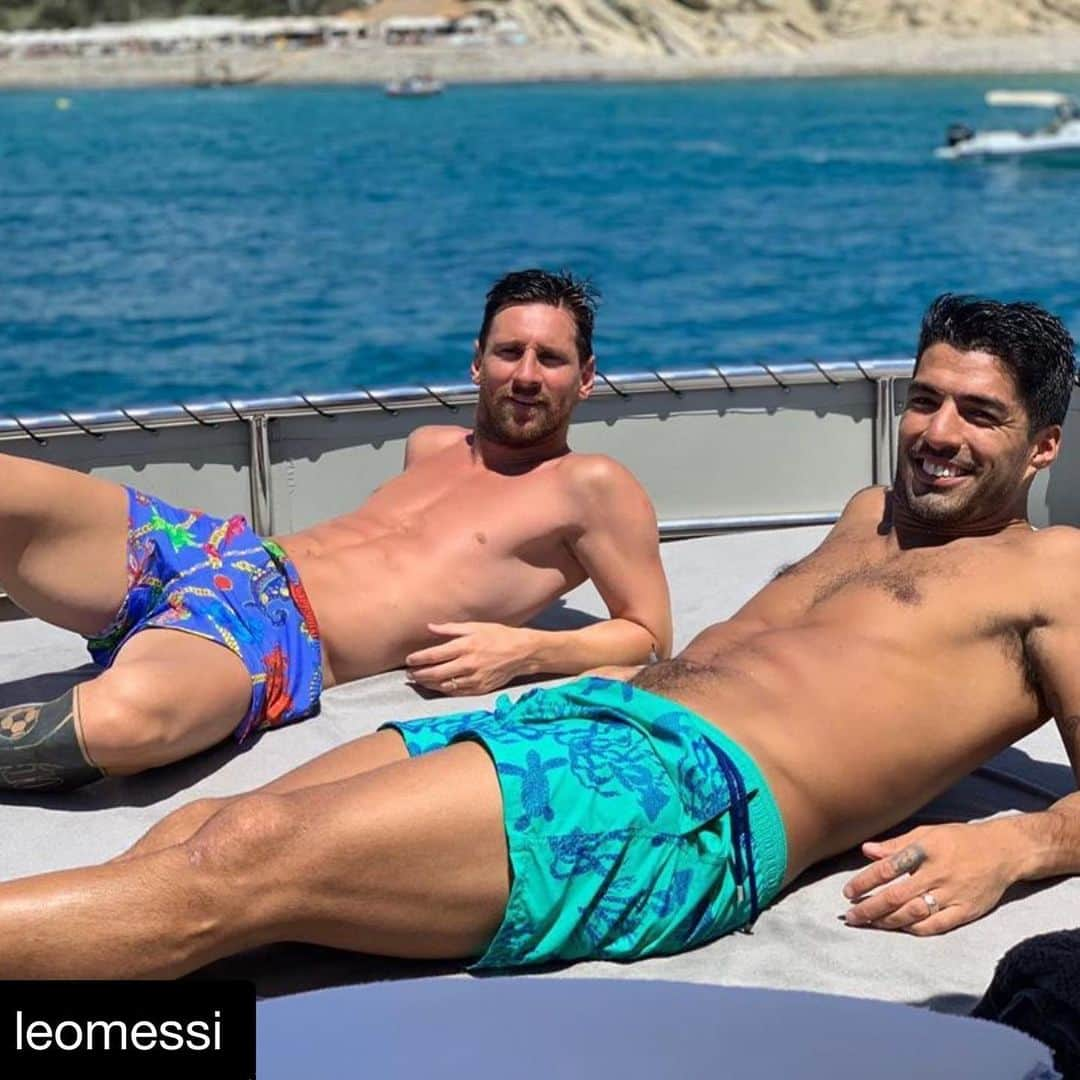 UEFAチャンピオンズリーグさんのインスタグラム写真 - (UEFAチャンピオンズリーグInstagram)「Where’s your favourite holiday destination? 🤔」7月31日 19時56分 - championsleague