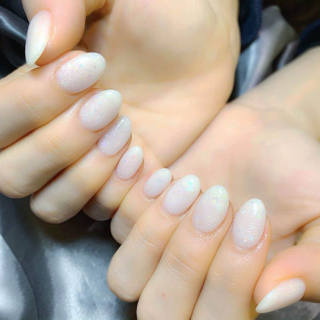 椿そらさんのインスタグラム写真 - (椿そらInstagram)「ネイル💅ちゃん❤︎💅 . @ankhcross_ikebukuro_north  です❤️ . 早くて安くて 🚬も吸えて上手くて ここしかもういけない😭💕💕 . 次は、ピンクにしよーーーっと❤️ #ネイル ＃ジェル #ラメ #アンククロス」7月31日 19時55分 - sora.tsubaki.official