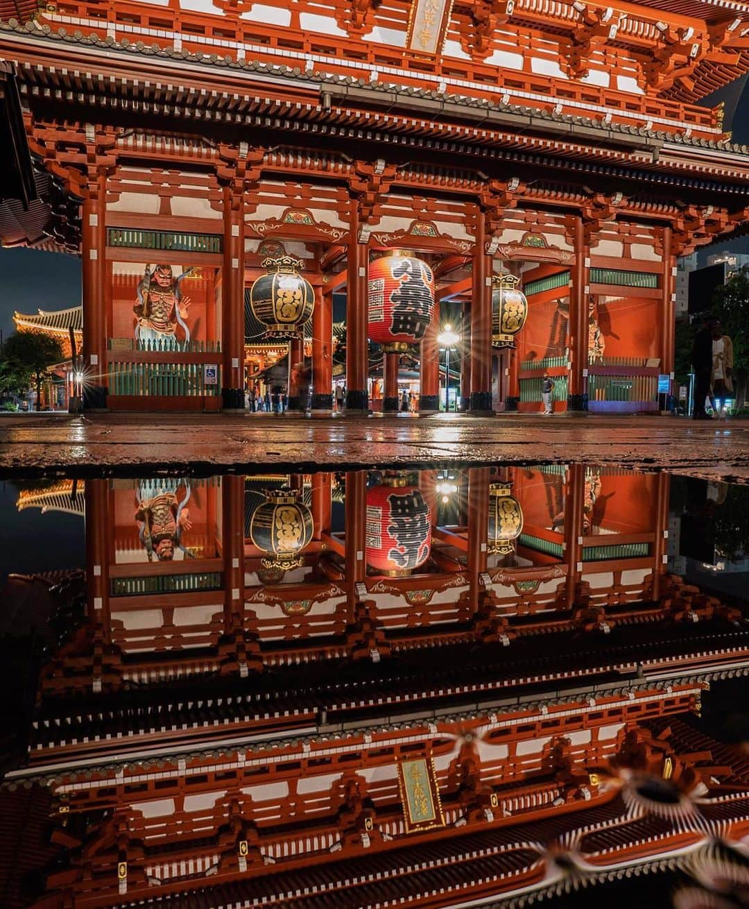 masayaさんのインスタグラム写真 - (masayaInstagram)「#Sensoji #Tokyo #puddle #rain #浅草寺 #reflection #tokyonight #浅草  #東京 #水たまり  #雨」7月31日 20時14分 - moonlightice