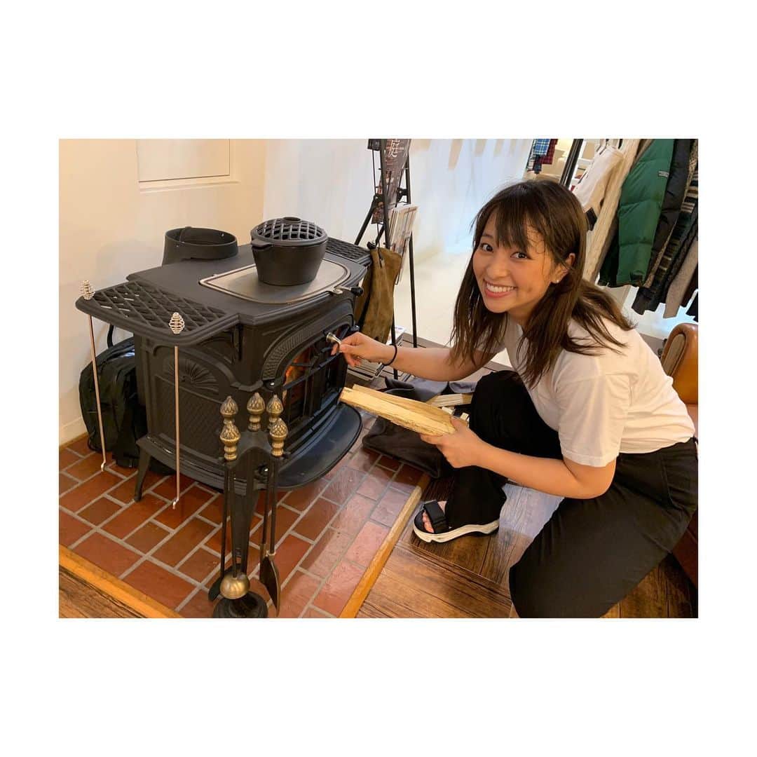 水崎綾女さんのインスタグラム写真 - (水崎綾女Instagram)「@llbeanjapan の展示会に行ってきたよ〜♡キャンプ好きの私にはたまらないグッズがたくさん！！ このガウン注文したよ☺︎まだ暑いけど冬キャンがたのしみになった\(´//ω//`)\ しかも、抽選のビーンブーツ…ガラガラで当たったのーーーー凄い！うれしい♡ * * * #llbeanjapan #llbean #camp #outdoor #キャンプ #⛺️ #ビーンブーツ #薪割り」7月31日 20時07分 - misakiayame
