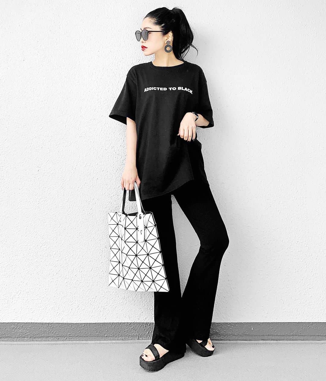 lve_xxxxのインスタグラム：「.﻿﻿﻿ .﻿﻿﻿ 今日で7月終わりだってよ。﻿﻿ はやーーー。﻿﻿ ﻿﻿ しかし、夏ははよ過ぎ去って欲しい訳﻿﻿ 暑くて暑くて毎日つらみMAX﻿﻿ ﻿﻿ そんな、7月last code﻿﻿ Aiさん 詐欺パンツを手に入れた🏆✧﻿﻿﻿ ﻿﻿﻿ @unemansion ﻿﻿﻿ @unemansion_site ﻿﻿﻿ ﻿﻿﻿ ☑︎ ハイウエストリブサマーニット﻿﻿﻿ ストレッチフレアパンツ﻿﻿ ってやつです💁🏻‍♀️﻿﻿﻿ ﻿﻿﻿ 盛れるったらありゃせん﻿﻿﻿ 厚底と合わせで詐欺ナンボのもんじゃい！←﻿﻿﻿ ﻿﻿﻿ 薄手のリブパンツを探してた所で﻿﻿﻿ 見つけて、ポチ👆﻿﻿﻿ ﻿﻿﻿ 丈長いかな？と思ったけど﻿﻿﻿ ヒールとか厚底と合わせたら詐欺れるので﻿﻿﻿ 逆に長めで良かった👏 問題なす🍆💯﻿﻿﻿ ﻿﻿﻿ カラー違いも検討中🤔﻿﻿﻿ #色違買病﻿﻿ ﻿﻿ ﻿ ﻿ ﻿ その他コーデアイテム詳細は﻿﻿﻿﻿﻿﻿ WEARをご覧くださいませ。﻿﻿﻿﻿﻿﻿ ﻿﻿﻿﻿﻿﻿ WEAR ： lvexxxx ﻿﻿﻿﻿﻿﻿ 💻 https://wear.jp/sp/lvexxxx/﻿﻿﻿﻿﻿ ﻿﻿﻿﻿﻿﻿ －－－－－－－－－－－－－－－－－－﻿﻿﻿﻿﻿﻿ ﻿﻿﻿﻿﻿﻿ 📢コメント頂ける際は、﻿﻿﻿﻿﻿﻿ 最新投稿にお願い致します。﻿﻿﻿﻿﻿﻿ ﻿﻿﻿﻿﻿﻿ 過去投稿に頂いた際、気がつかない事もあり﻿﻿﻿﻿﻿ お返事致しかねる場合が御座います🙇‍♀﻿﻿ ️﻿﻿﻿﻿﻿﻿ ﻿」