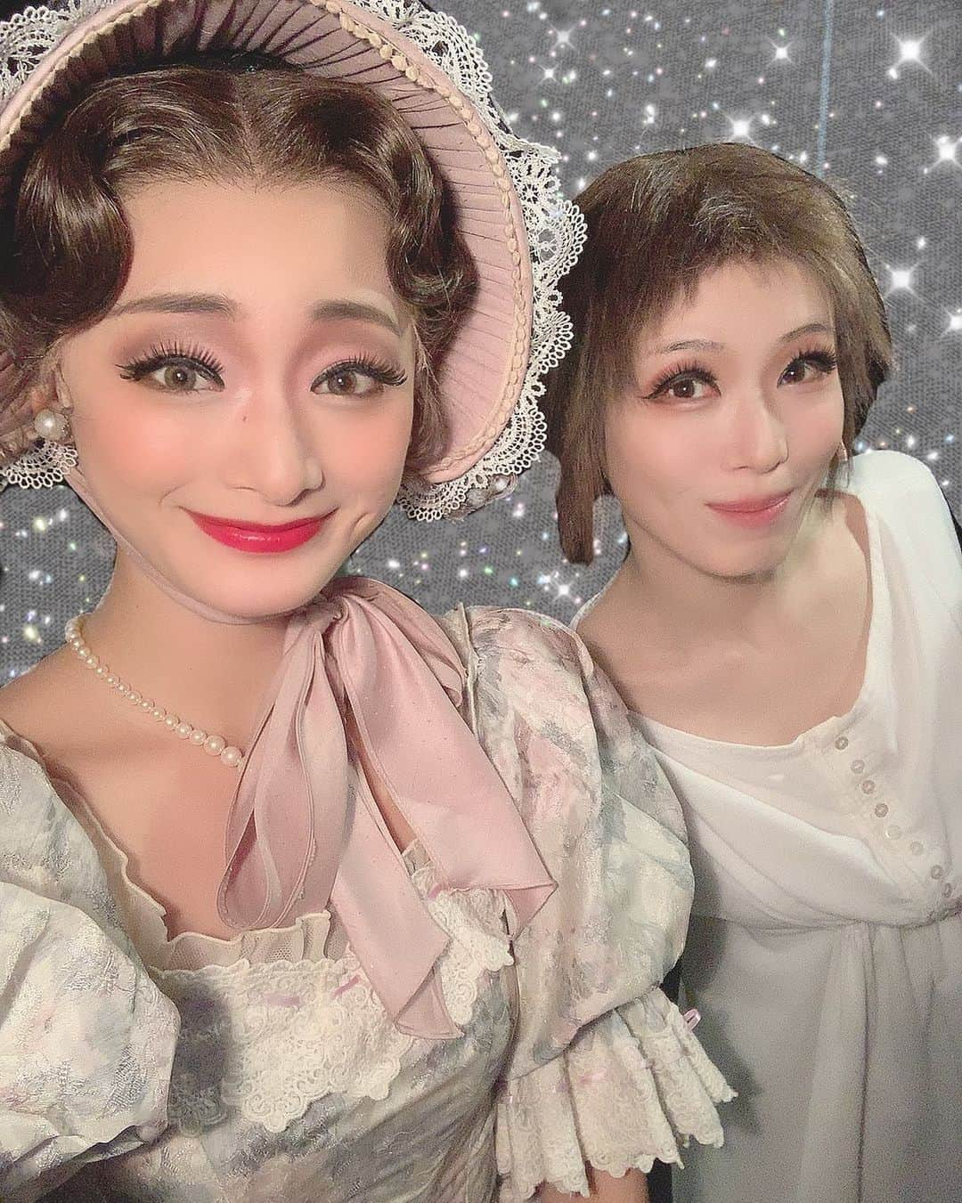 内田美麗（麗奈ゆう）さんのインスタグラム写真 - (内田美麗（麗奈ゆう）Instagram)「宝塚の上級生でもあります真瀬さんと❤️🥺❤️ 衣装の着替え場がお隣でいつもお世話になってます✨✨✨ 真瀬さんって本当に何でも出来てユーモアたっぷりでお上品で尊敬&大好きですっ！💖💖💖💖💖💖💖💖💖 そしてキューティーファンの方はおわかり頂けるかしら？？？☺️💓💓 Wマーゴ💘💘💘 まさか同じ舞台に立たせて頂けるなんて、、、✨✨✨ 幸せですっ☺️☺️💓💓💓 これからもついていきますっっ！！🥺❤️← #エリザベート#エリザ#帝国劇場#ミュージカル#musical#真瀬はるか さん#舞台メイク#メイク#ドレス#キューティーブロンド」7月31日 20時37分 - miretan29