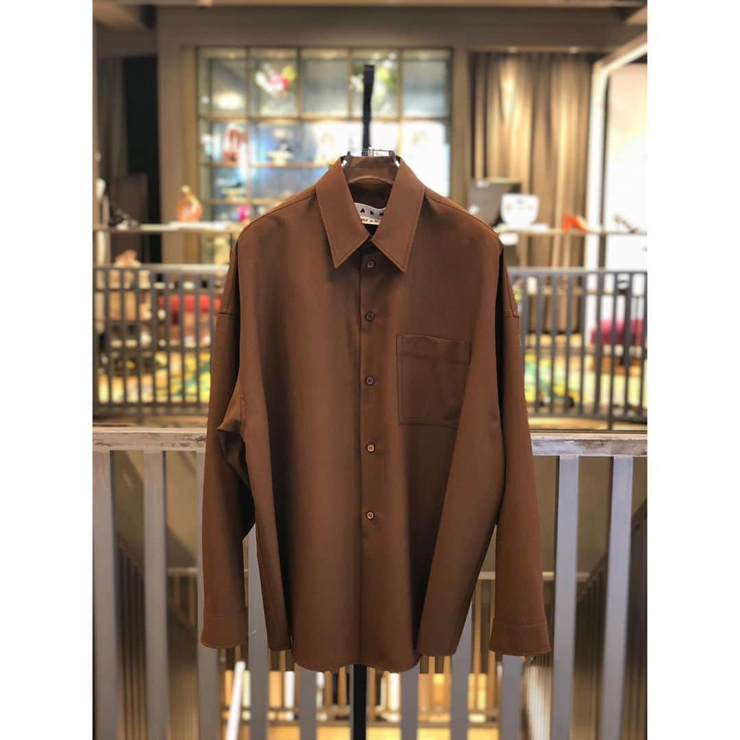 TOMORROWLAND 渋谷本店さんのインスタグラム写真 - (TOMORROWLAND 渋谷本店Instagram)「. 〈MARNI〉 1.2.3 Shirt 96-01-95-01005 ¥55,000+tax  4.5.6 Pant 96-04-95-04003 ¥64,000+tax  7. Knit 96-02-95-02004 ¥55,000+tax  #MARNI#marni#マルニ#newarrivals#19fw#shirt #pant#knit#fashion#mensfashion #tomorrowland#tomorrowland_mens」7月31日 20時48分 - tomorrowland_shibuya