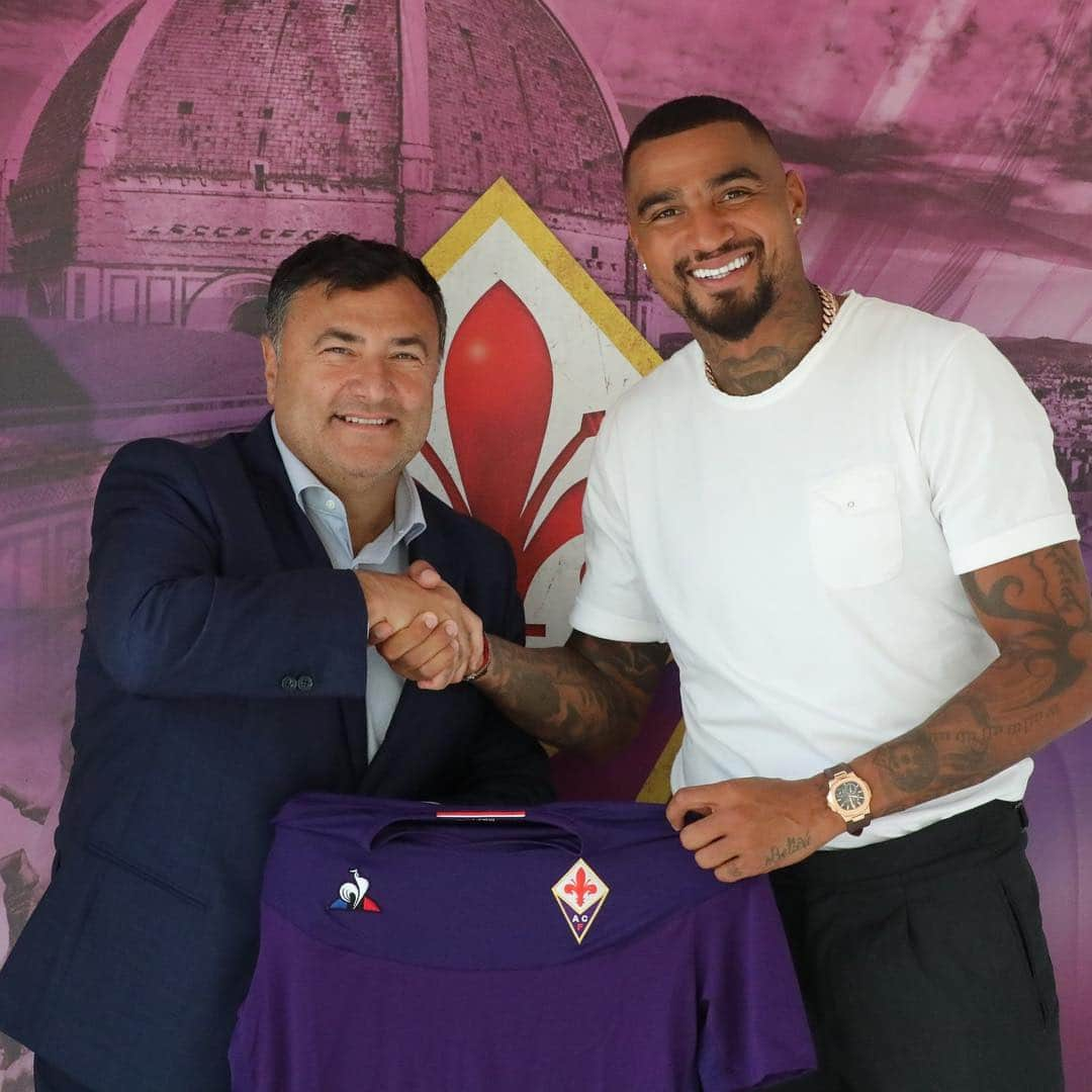 ACFフィオレンティーナさんのインスタグラム写真 - (ACFフィオレンティーナInstagram)「🇮🇹 BOATENG E’ UN CALCIATORE VIOLA  ACF Fiorentina comunica di aver acquistato, a titolo definitivo, i diritti alle prestazioni sportive del calciatore Kevin Prince Boateng dall’U.S. Sassuolo Calcio. Boateng è nato a Berlino il 6 marzo del 1987. In carriera ha indossato, tra le altre, le maglie di Milan, Schalke 04, Las Palmas, Eintracht Francoforte e, da gennaio 2019, ha giocato nel Barcellona, oltre a vantare 14 presenze con la Nazionale del Ghana con la quale ha realizzato 2 reti. Il calciatore tedesco, in carriera, ha vinto 1 Campionato italiano, 1 Supercoppa italiana, 1 Coppa di Germania e 1 Campionato spagnolo. | 🇺🇸 Boateng completes Fiorentina move  ACF Fiorentina is delighted to announce the acquisition of Kevin-Prince Boateng on a permanent deal from U.S. Sassuolo Calcio.  Born in Berlin on 6 March 1987, Boateng has vast international experience having played in Germany, England, Italy and Spain for the likes of Hertha Berlin, Tottenham, Borussia Dortmund, Portsmouth, AC Milan, Schalke 04, Las Palmas, Eintracht Frankfurt and Sassuolo. He spent the second half of last season on loan at Barcelona.  Kevin has 14 caps and two goals for Ghana.  During his career he has won the League Cup, Serie A, the Italian Super Cup, the German Cup and the Spanish Liga.  #ForzaViola」7月31日 20時44分 - acffiorentina