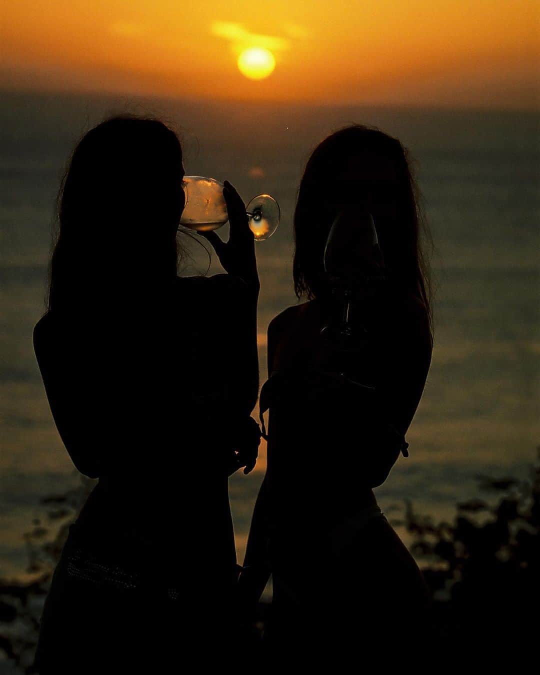Inka Williamsさんのインスタグラム写真 - (Inka WilliamsInstagram)「Bukit Sunsets with my lil aussie ✨film by @samdameshek」7月31日 20時55分 - inkawilliams