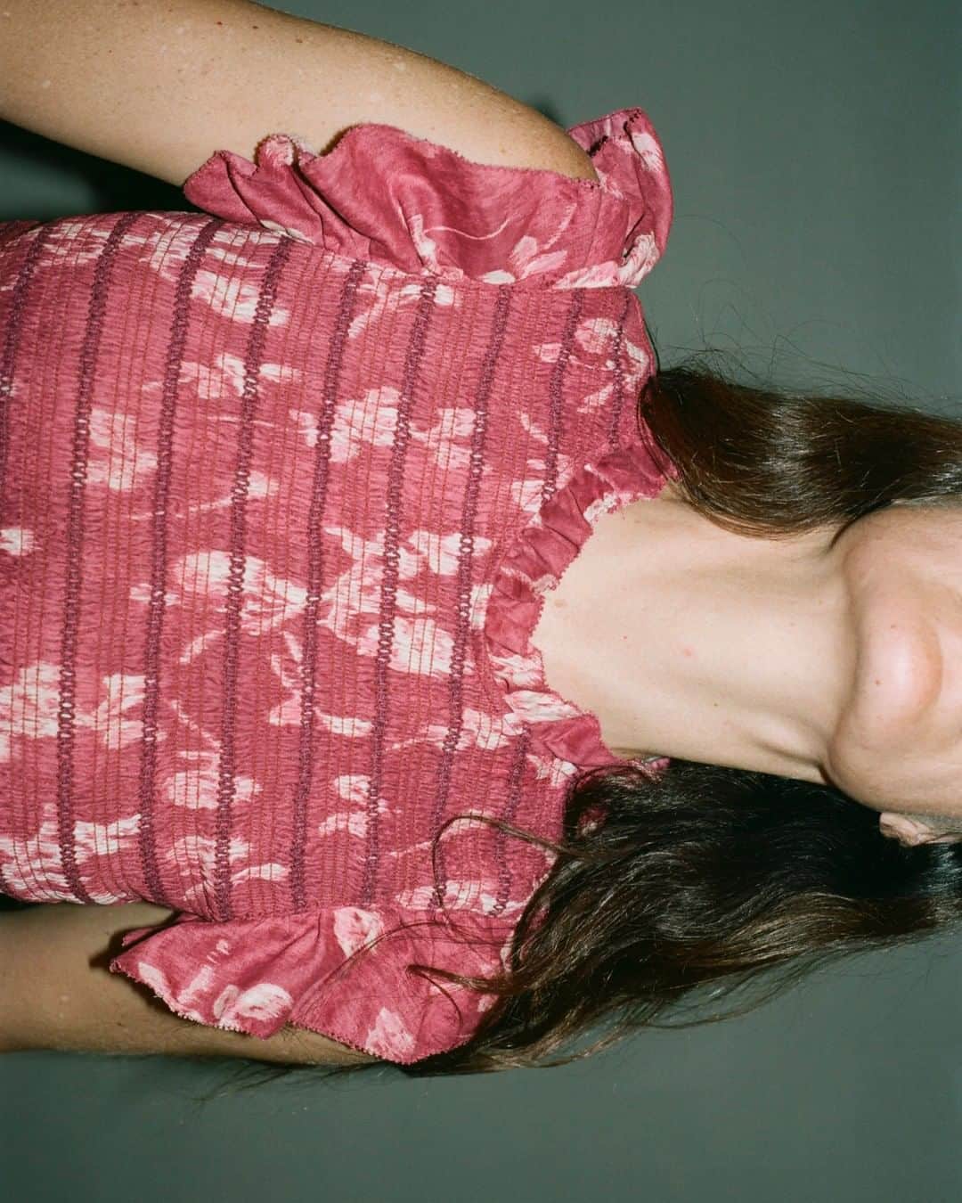 のインスタグラム：「Details of the Monet Midi Dress smocked bodice ✨⠀⠀⠀⠀⠀⠀⠀⠀⠀ #seanewyork #details #bestseller」