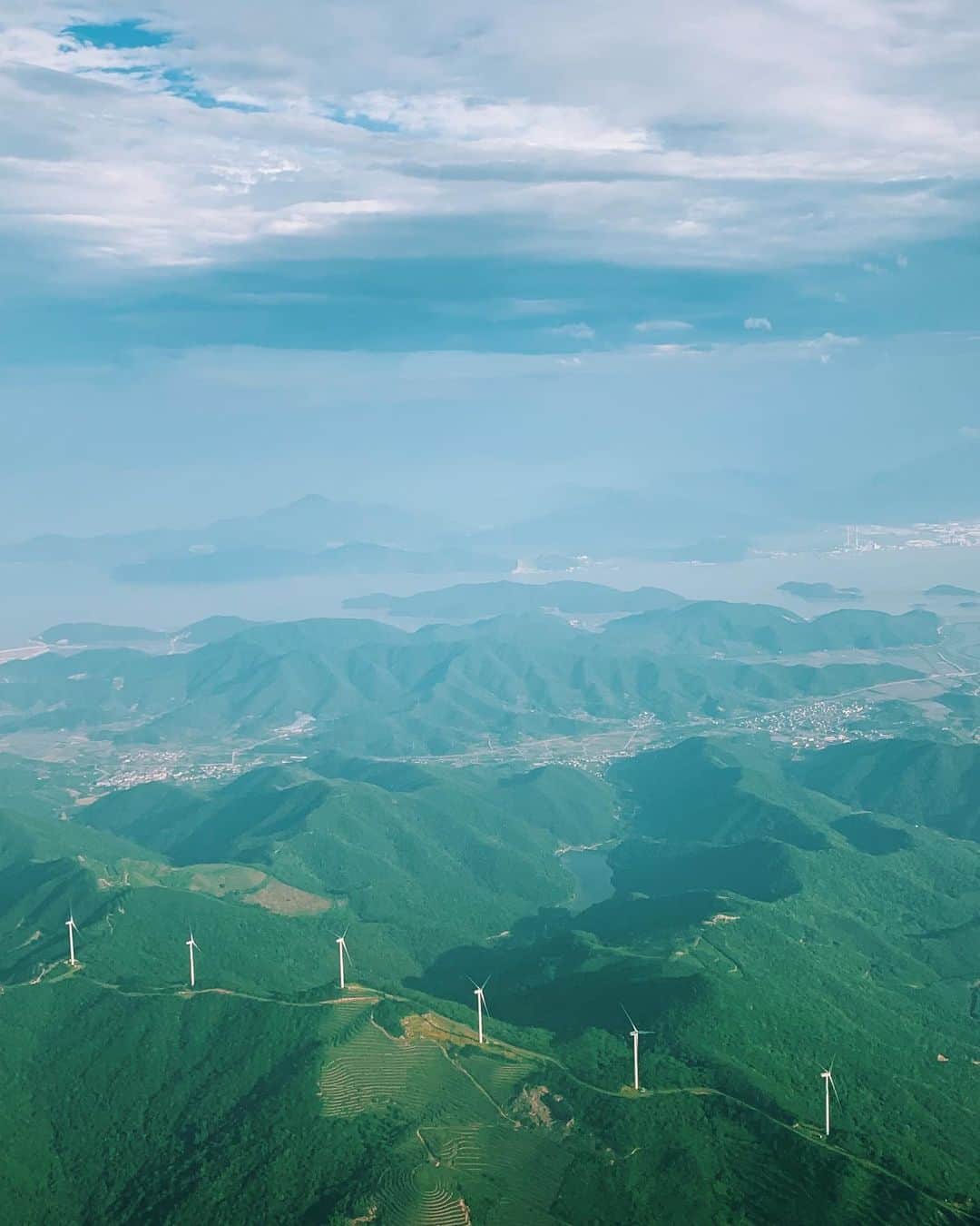 リウ・ウェンのインスタグラム：「#WenInFlight」
