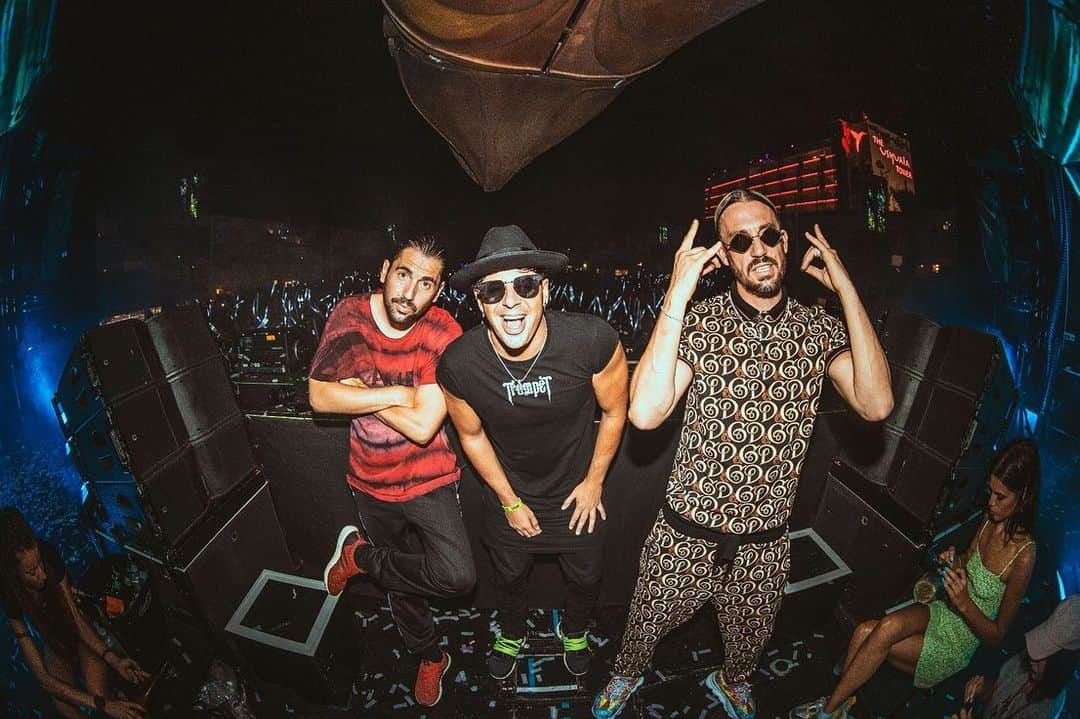 Dimitri Vegas & Like Mikeさんのインスタグラム写真 - (Dimitri Vegas & Like MikeInstagram)「Looks like another show stopper 🎉」7月31日 21時00分 - dimitrivegasandlikemike