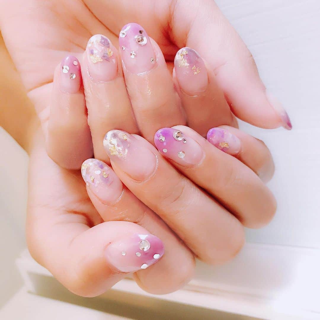 なかやまちえこのインスタグラム：「パープル💫 #nail #nails #nailart #ネイル #美甲 #ネイルアート  #clou #nagel #ongle #ongles #unghia #japanesenailart #manucure #네일 #젤네일 #네일아트 #네일리스트 #japanesenails #manicurist #gelnails #purplenails #rin ちゃん」
