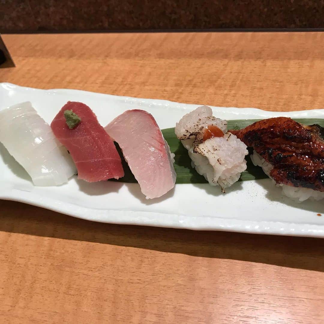 キャンヒロユキさんのインスタグラム写真 - (キャンヒロユキInstagram)「こんなに美味いマグロの赤身を食べたことがない。  マグロなのに、ふっくら」7月31日 21時29分 - kiyancan