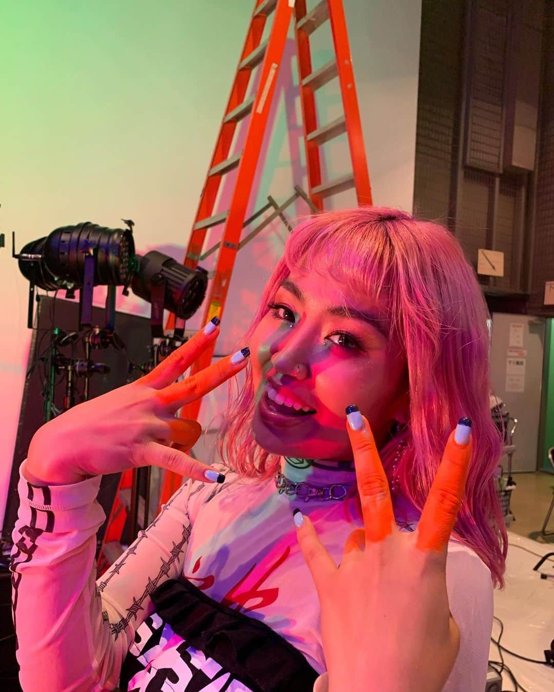 RIEHATAさんのインスタグラム写真 - (RIEHATAInstagram)「堂本剛さん #ENDRECHERI 『410CAKE』 MV撮影裏側📸🤟🍊 #behindthescenes ホットケーキも食べて楽しい撮影でした🥞解禁されましたね！！」7月31日 21時51分 - riehata