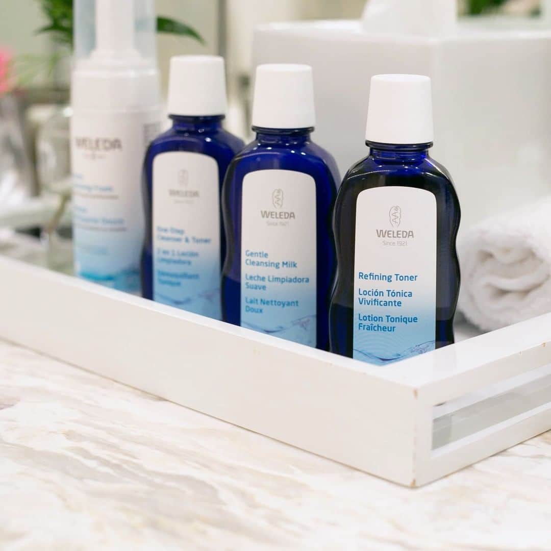 Weledaのインスタグラム：「Our Refining Toner combines clarifying and toning extracts such as witch hazel to leave skin feeling refreshed! 💙 Be sure to use after cleansing and right before moisturizing! #WeledaSkin」