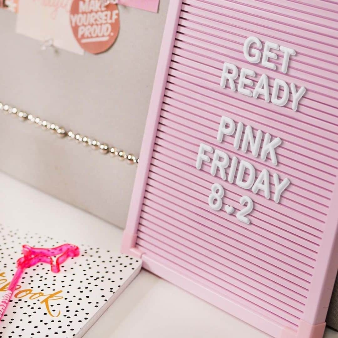 Victoria's Secret PINKさんのインスタグラム写真 - (Victoria's Secret PINKInstagram)「How will you style your PINK Friday haul? Head to our IGTV channel for PINK Friday videos all week long!」7月31日 22時00分 - vspink