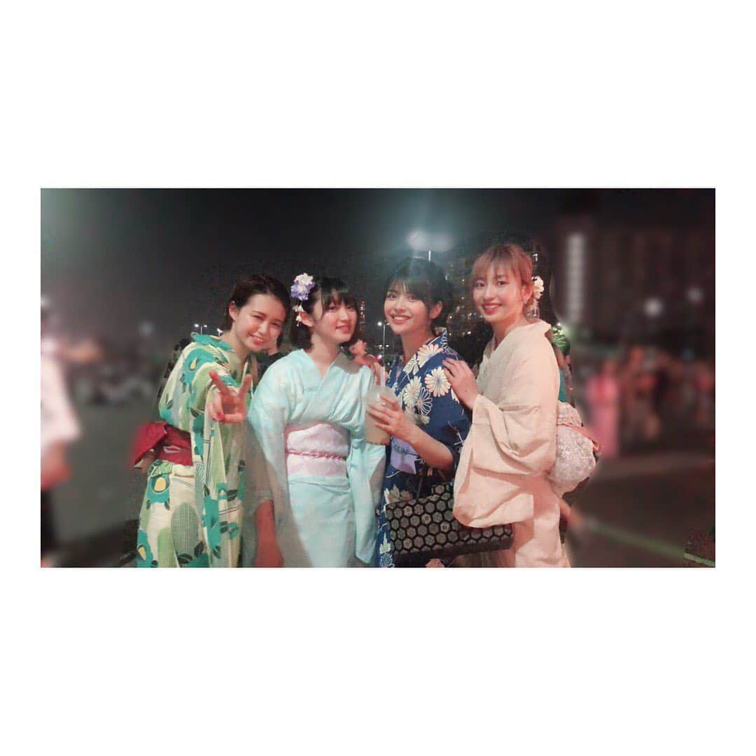 高木紗友希さんのインスタグラム写真 - (高木紗友希Instagram)「* * 親友と2人で花火大会に行ってきました。 * 他のJuiceメンバーも来ているということで、合流しました。 * 瑠々と愛香は先に帰っちゃったみたいで会えなかった〜。 * 久々の花火にうっとりしてしまいました。 * 浴衣は緑でした。 青って予想が多かったね〜。 * * #juicejuice #高木紗友希 #金澤朋子 #宮本佳林 #植村あかり #花火大会」7月31日 22時05分 - sayuki_takagi.official