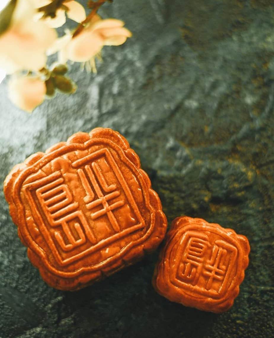 The Peninsula New Yorkさんのインスタグラム写真 - (The Peninsula New YorkInstagram)「Pre-orders for our iconic Peninsula Mooncakes are now available! For a truly traditional taste of Mid-Autumn, visit the link in our bio to order. Quantities are extremely limited! 📷: @thepeninsulaboutique」7月31日 22時32分 - thepeninsulanyc