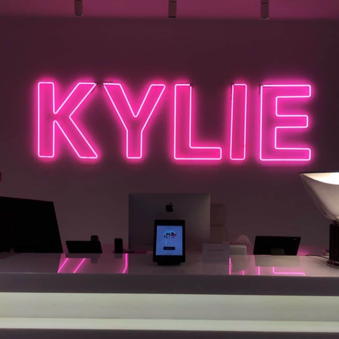 Kylie Cosmeticsさんのインスタグラム写真 - (Kylie CosmeticsInstagram)「HQ #KylieCosmetics 💗」7月31日 22時43分 - kyliecosmetics