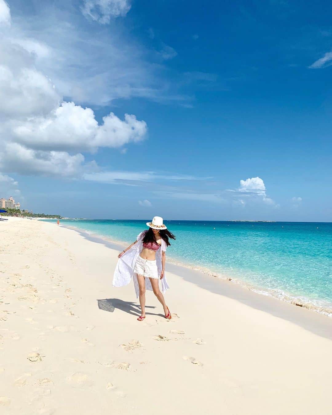 平山美春さんのインスタグラム写真 - (平山美春Instagram)「Such a beautiful sea!!!🏖 どこから見ても、透き通る綺麗な海❣️カリブ海すごすぎる🥺✨ . #sea #bahamas #swim #swimwear #trip #travel #travelgram #travelling #travelporn #beautiful #beautifuldestinations #travelblogger #travelholic #バハマ #旅」7月31日 22時43分 - miharuhirayama