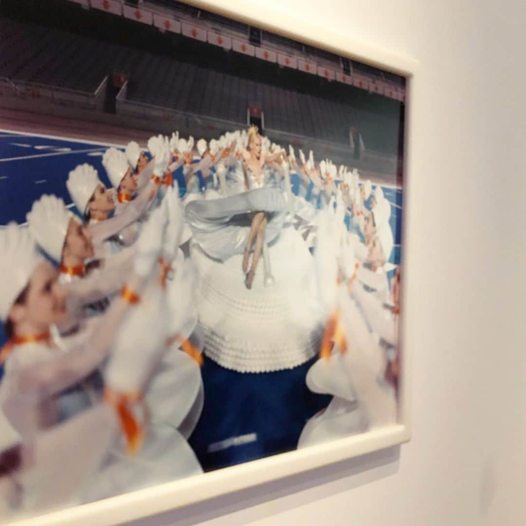 岡田育さんのインスタグラム写真 - (岡田育Instagram)「Museum = Station. The route itself gonna be a time travel. . 写真だとわかりづらいけど。一口に駅舎といっても新旧の歴史あり、乗客と駅務員でも見える景色が違うもの。順路によってそのすべてを探検体験させるような構造も非常に良かったです。 . . #hamburgerbahnhof #hamburgerbahnhofmuseum #ハンブルク駅現代美術館  #jackwhitten #matthewbarney #cremaster @staatlichemuseenzuberlin #berlin #ベルリン #stationmuseum」7月31日 22時35分 - okadaic