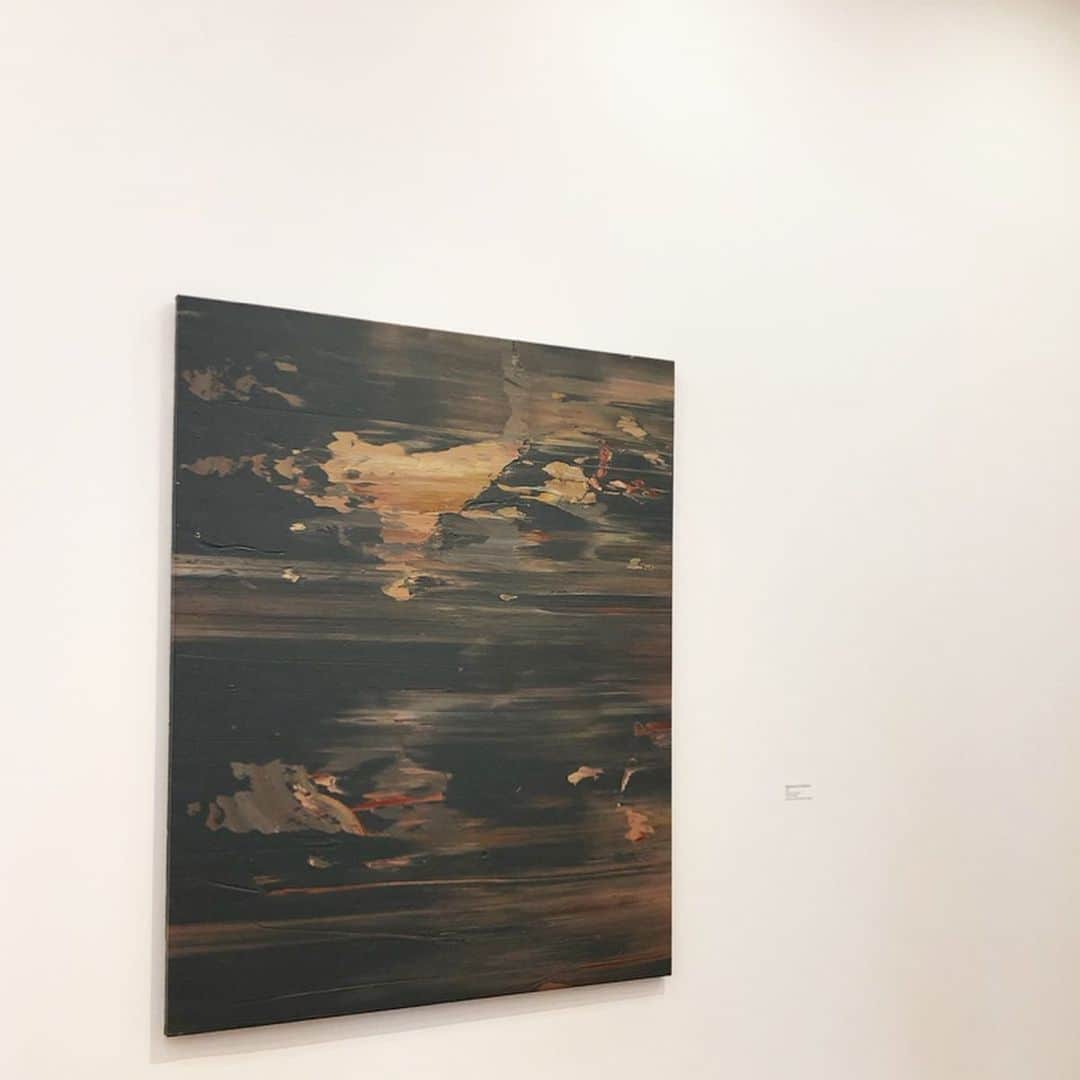 岡田育さんのインスタグラム写真 - (岡田育Instagram)「Museum = Station. The route itself gonna be a time travel. . 写真だとわかりづらいけど。一口に駅舎といっても新旧の歴史あり、乗客と駅務員でも見える景色が違うもの。順路によってそのすべてを探検体験させるような構造も非常に良かったです。 . . #hamburgerbahnhof #hamburgerbahnhofmuseum #ハンブルク駅現代美術館  #jackwhitten #matthewbarney #cremaster @staatlichemuseenzuberlin #berlin #ベルリン #stationmuseum」7月31日 22時35分 - okadaic