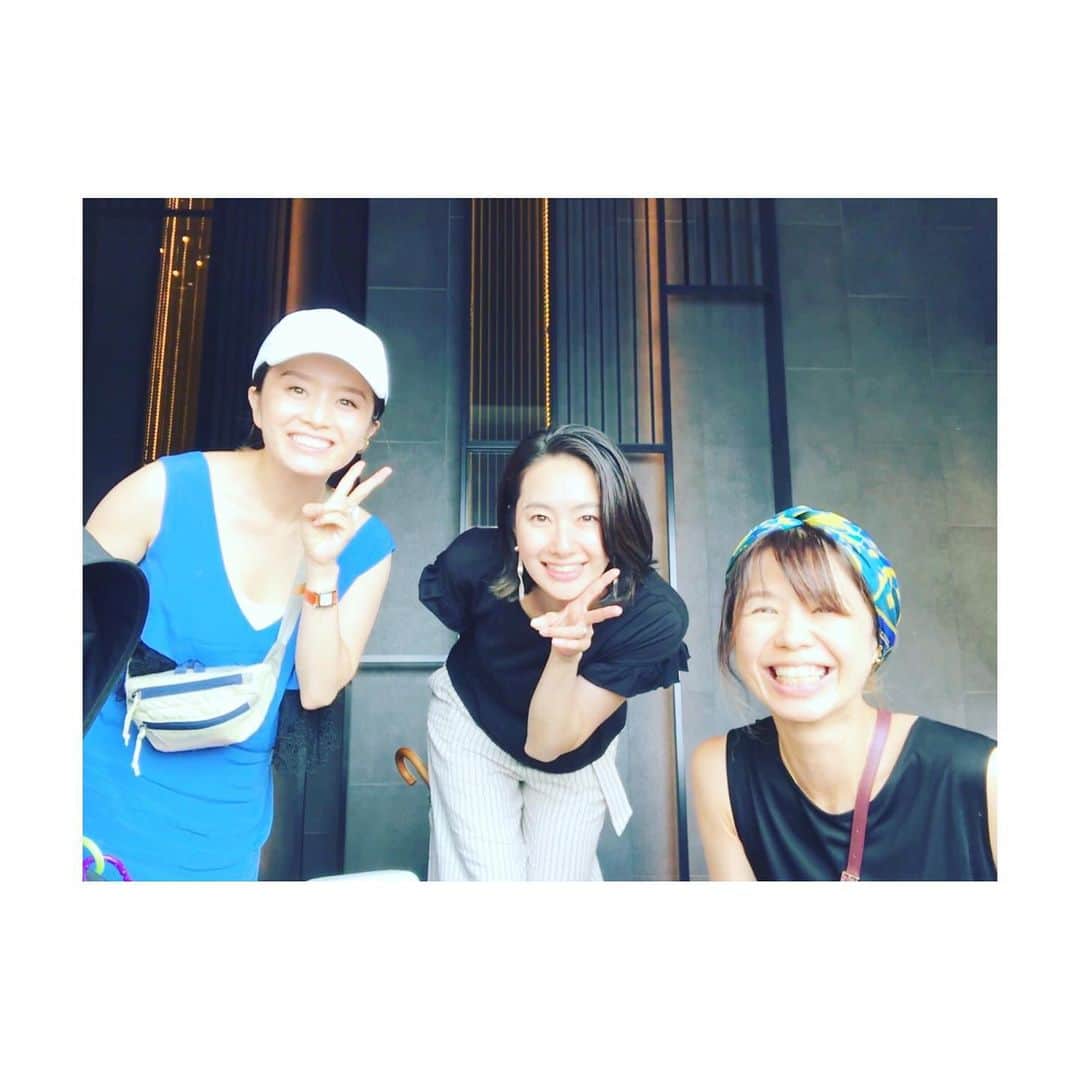 美保なな実さんのインスタグラム写真 - (美保なな実Instagram)「素敵な方達と、素敵なロケーションで、美味しいランチ😋🥩🍴 . . あまりにもトークに夢中で、さらに腹ペコすぎてお肉の写真撮り忘れた〜😱 . . 娘は2日連チャンで夫がランチタイム見てくれて。 すっっっごく感謝！ 友達とランチって言っても、娘いるとやっぱり落ち着かないからね😅 . でも次は娘も一緒に💛とも思ったり。 . . ママさんトークもできて勉強にもなったし、子育てに関係ない話もいっぱいできて、ホント気分転換🤩 . 皆んなに感謝感謝🙏🏻 . . . #kintan#ランチ#ママ友#全てが有難い😚#束の間の休息 #明日からまた頑張るよ」7月31日 22時35分 - nanami_mmm