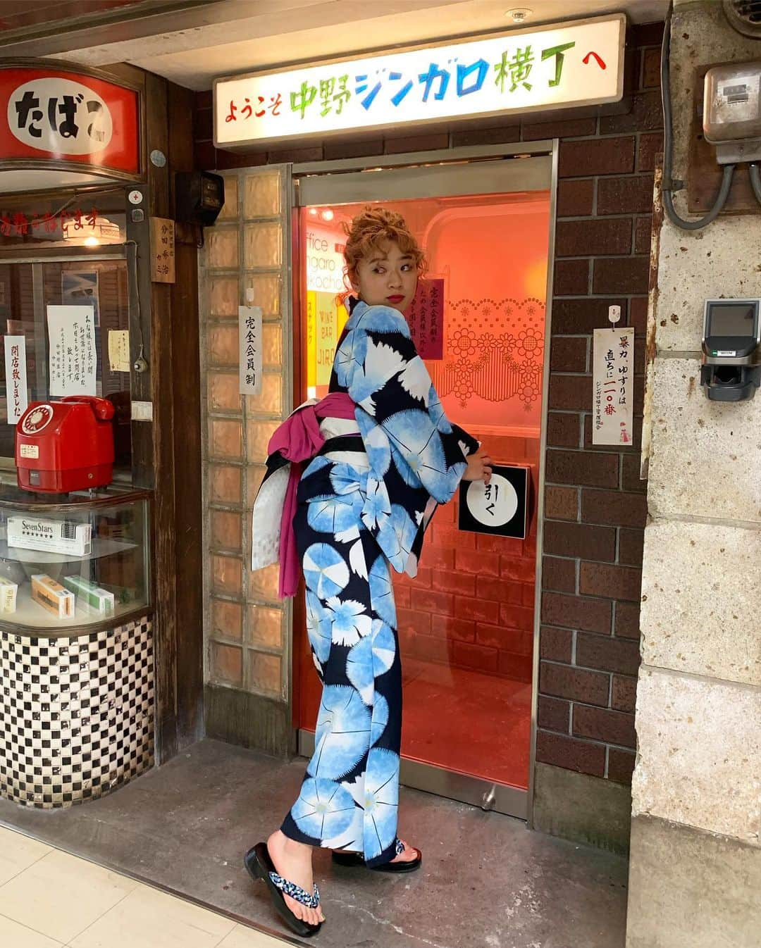 武部柚那さんのインスタグラム写真 - (武部柚那Instagram)「今年の夏また浴衣着たいなぁ🤔 Japan!て感じがして好き🥰 @smart_tkj 💘 ・ ・ ・ hair: @ryohairmake  make: @kennakano_mua  styling: @shins_park  大好きな#SYYB チーム😘」7月31日 22時52分 - yuzuna__takebe__official