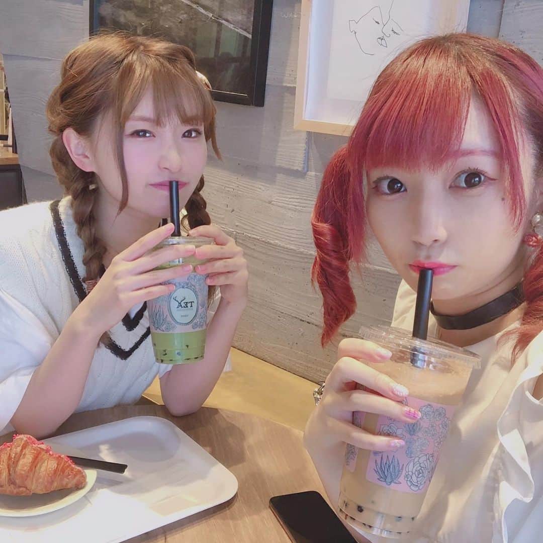平野友里（ゆり丸）さんのインスタグラム写真 - (平野友里（ゆり丸）Instagram)「🥐 この前ふみみとカフェしたよ🍰 🖥少しずつ教えてもらてるんだ😭💓 ♡  #アルフレッドティールーム の #ボバ 甘くて大きくて大好き💕  クロワッサンもはじめて食べた んだけど、めっちゃおいしくて びっくり😳  大きくて甘いからシェアで ちょうどよかったよ〜❣️ ・ ・ ・ ・  #アルフレッドティー #alfredtearoom #新宿カフェ #新宿 #新宿グルメ #新宿タピオカ #新宿カフェ巡り #新宿ルミネエスト #ルミネエスト新宿 #インスタ映え #フォトジェニック #タピオカ巡り #タピオカ好き #タピオカ部 #カフェスタグラム #カフェ巡り #カフェ好き #カフェ部 #カフェ活 #東京カフェ #クロワッサン #女子会 #ゆり丸」7月31日 22時46分 - yurimaruchan___