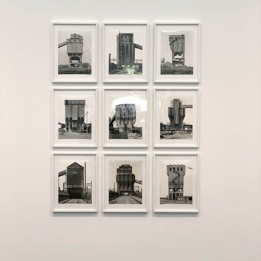 岡田育さんのインスタグラム写真 - (岡田育Instagram)「EXITS. #localhistories . 出口たち。 . . #hamburgerbahnhof #hamburgerbahnhofmuseum #ハンブルク駅現代美術館  #richardjackson #leebontecou #brucenauman #roomwithmysoulleftoutroomthatdoesnotcare #avalanche #gerhardrichter  @staatlichemuseenzuberlin #berlin #ベルリン」7月31日 23時01分 - okadaic