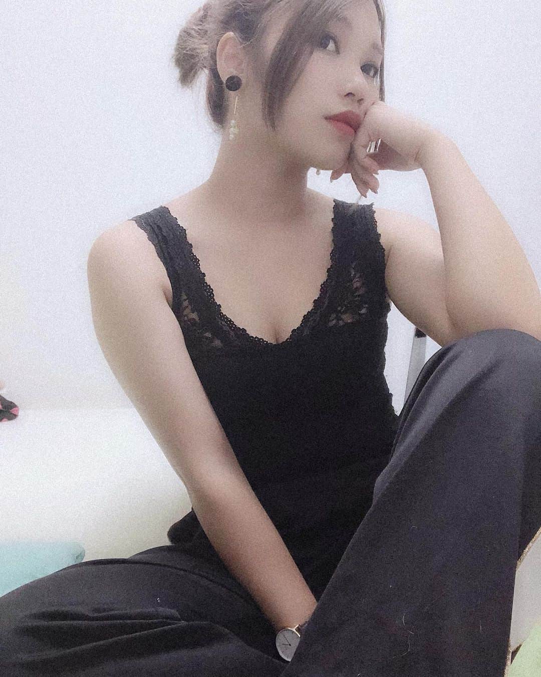 R!Nのインスタグラム：「. イイコでいるのは もうやめた  #selfie #black #bemyself #ありのまま #ringemie #instagram #summer」