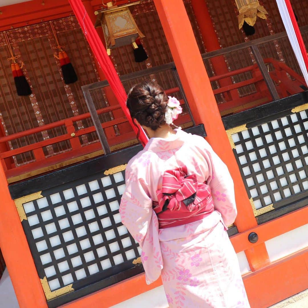 白木愛奈のインスタグラム：「今日から夏休みに入りルンルンです😊 夏といえば浴衣🏮👘🎆 そんな後ろ姿が美しい浴衣を着る時には.......ワコール(@wacoal.jp )さんの #ガードル が大活躍です!! 今年はこのガードルを履いて色々な服に挑戦して、夏を楽しみたいです🌻  #時短ボディメイク #セントフォース_ワコール #PR」