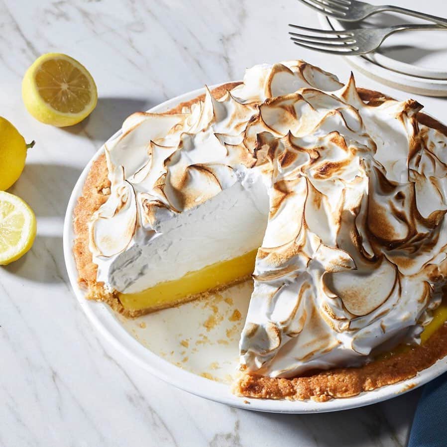 Food & Wineさんのインスタグラム写真 - (Food & WineInstagram)「Lemon meringue pie has always been @anntaylorpittman's favorite dessert. Her recipe gets extra crunch in the crust from Marcona almonds and a super easy, creamy Italian meringue topping. Consider this your new go-to year-round treat. Recipe linked in our bio. #FWCooks 📷: @jencausey」7月31日 23時10分 - foodandwine