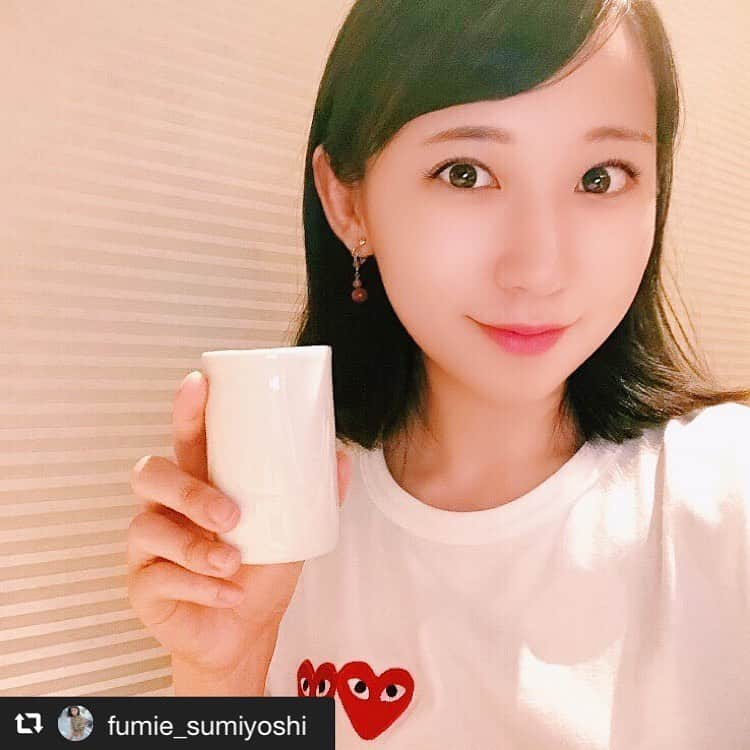 IKKONさんのインスタグラム写真 - (IKKONInstagram)「住吉史衣さん（@fumie_sumiyoshi）さんがikkonでの日本酒の飲み比べを試してくれました🍶💕﻿ さて、今回飲み比べを試したお酒は...?! ﻿ ﻿ #IKKON . . . プレゼントしていただいた『IKKON』😚🍶✨ お気に入りで最近は常にこれで日本酒を飲んでます！３つそれぞれ器の中の形状が違くて、それによって香りの広がりや、口当たり、喉越しまで変わるのが驚きですごく楽しい💓 . . “ラウンド” ほかの２つと比べて飲み口が一番厚手の作り。香りがすごく感じ取れて、口当たりもすごく柔らかくて、より甘味を感じられました。さらに最後までふんわりと続く優しい旨味とスッと消えるような後味。 “ナロー” その名の通り、一口の中で変化が沢山ありました！最初の一瞬ほんの少しだけキリッとした辛味があるのですが、その後はふわ〜っと優しく広がる甘味と香り。最後はまた少しキリッとした後味が来ました。 “ストレート” 音で例えると、ドシッとかズドンとかのかんじ？最初から最後まで大きな味の変化はないけれど、一定した香りと旨味を口に含んだ瞬間から飲み干した後まで楽しめる。何も足したり引いたりせずに、そのままの日本酒の味が一番分かりやすいのかな？と思いました^^ @ikkon.life . . この日は、香り豊かでマスカットやメロンのような芳醇な甘味と旨味。なのにキリッとしたキレの良い後味の『DATE SEVEN』で飲み比べをしたのでより香りや甘味の感じ方が変わって面白かったです🥰🥰👍 そしていつも美味しいお酒とお料理を提供してくださる @genkizoushigaya さんで写真撮らせていただきました☺️🙏✨ . . #IKKON #大堀相馬焼 #二重焼き  #木箱 #陶磁器 #陶器 #器 #ぐい呑 #お猪口  #ラウンド #ナロー #ストレート #round #narrow #straight #PR  #日本酒 #地酒 #唎酒師 #日本酒女子 #日本酒好き  #日本酒好きな人と繋がりたい #清酒 #일본술 #japanesesake #sakebottle  #宮城県 #伊達セブン #純米大吟醸 #住吉史衣 . .」7月31日 23時20分 - ikkon.life